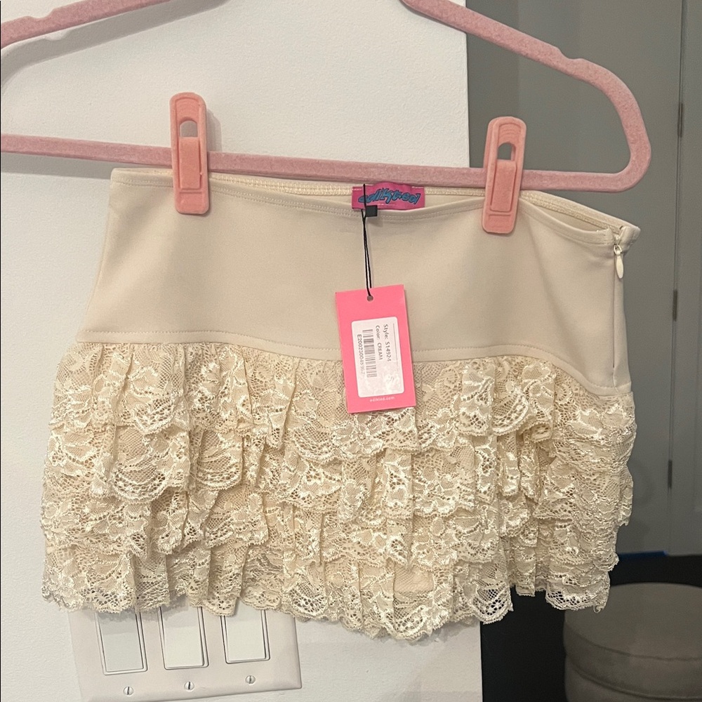 Edikted Cream Mini Skirt